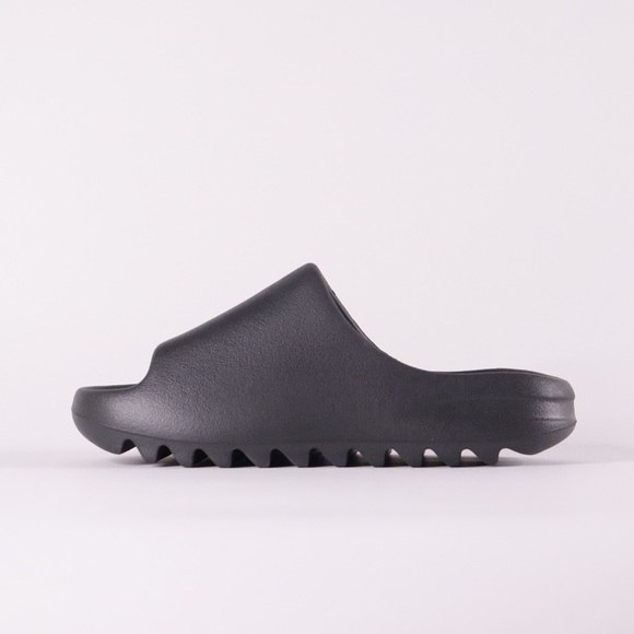 ADIDAS YEEZY SLIDES ONYX - Picture 2 of 7